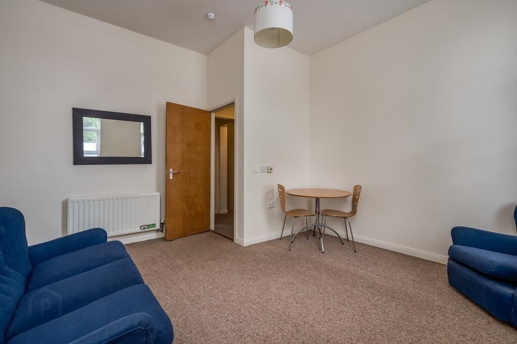 Flat 1, 19 Cameron Street 2 of 8