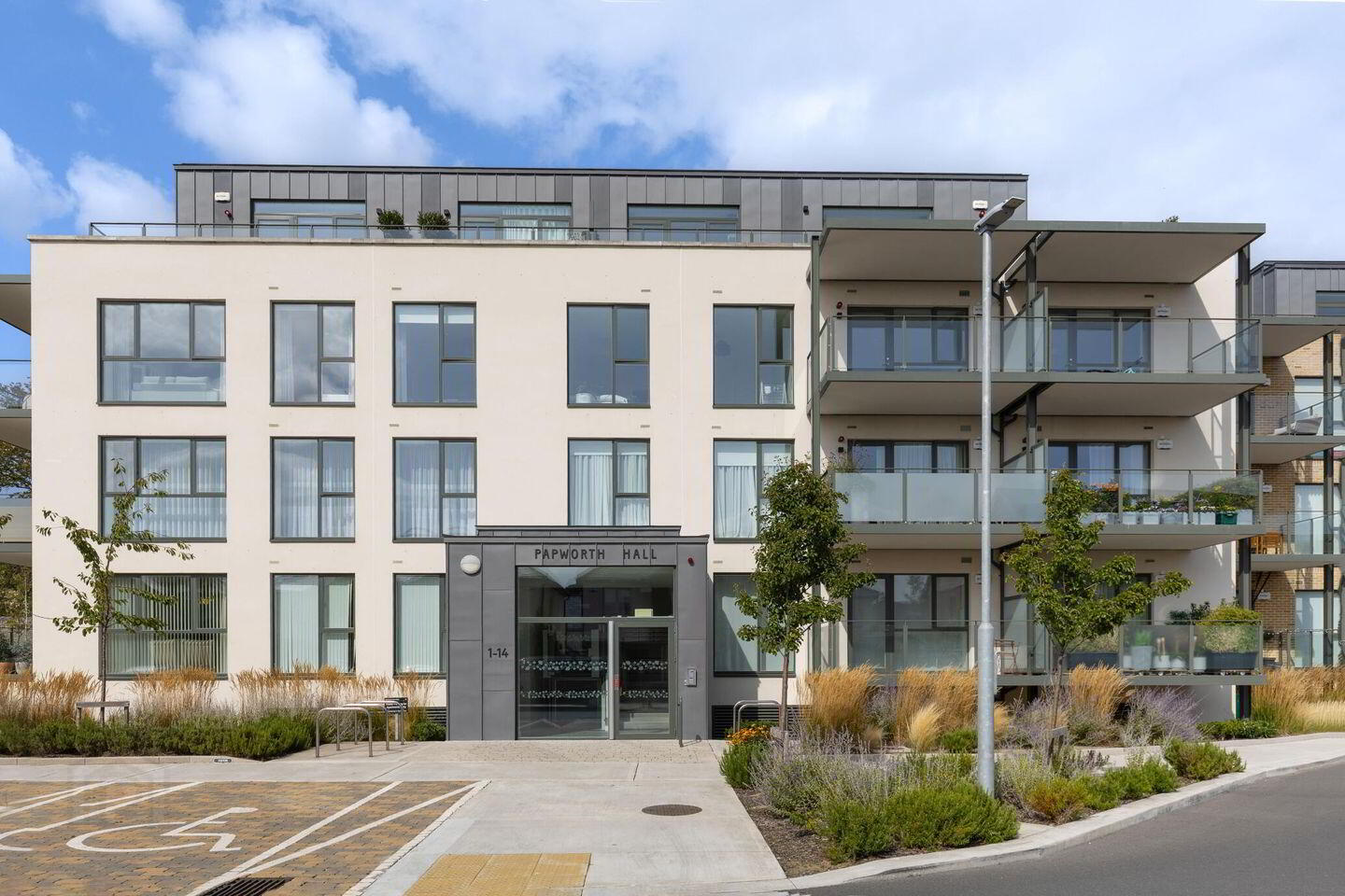 Apt 11, Papworth Hall 2 of 15