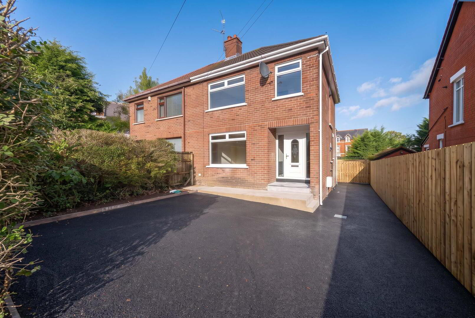 4 Skegoneill Avenue 1 of 24