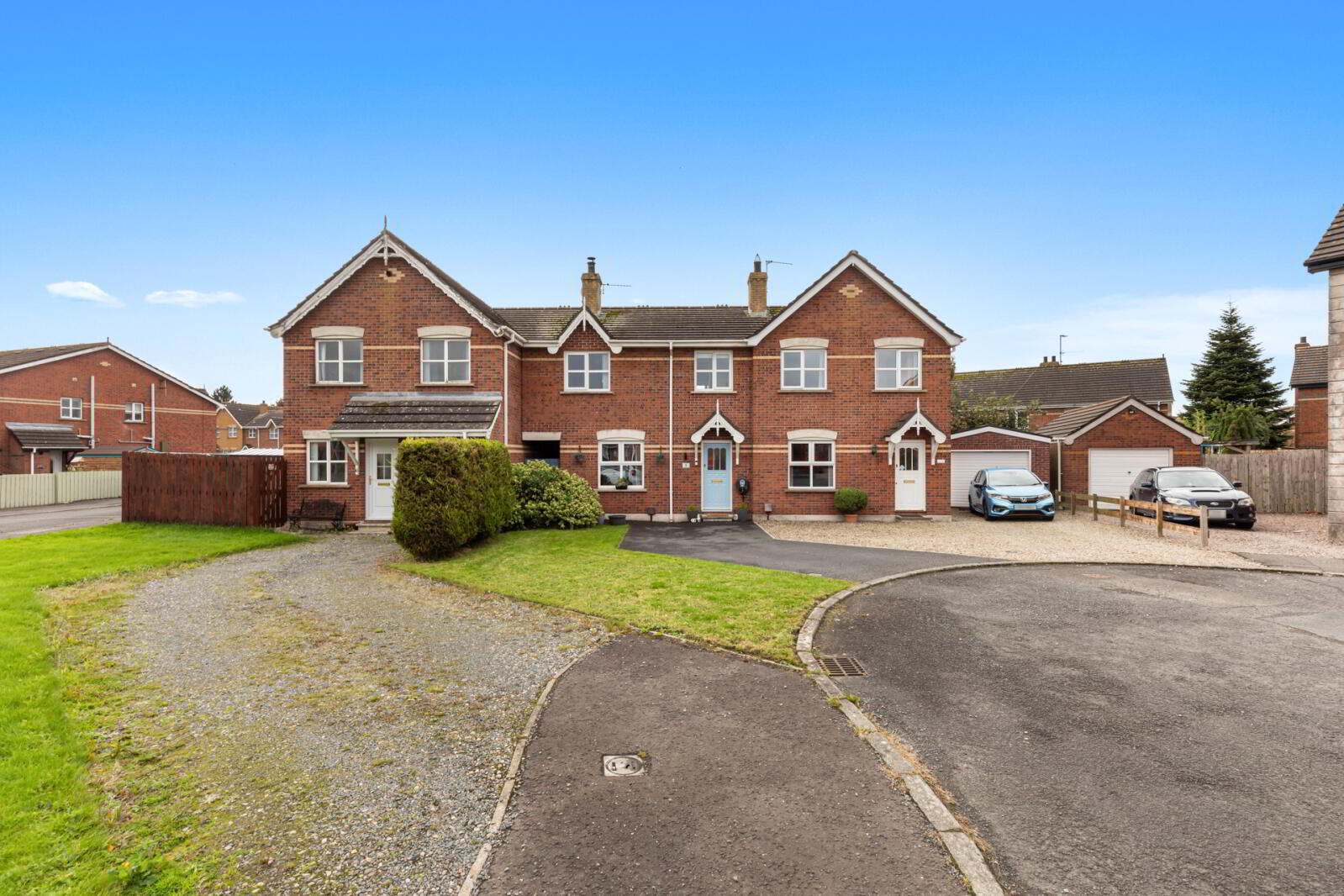 8 Whitethorn Avenue 2 of 21