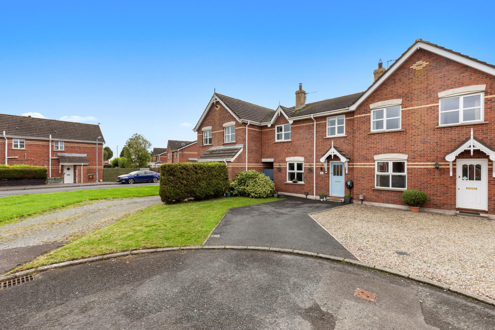 8 Whitethorn Avenue 3 of 21