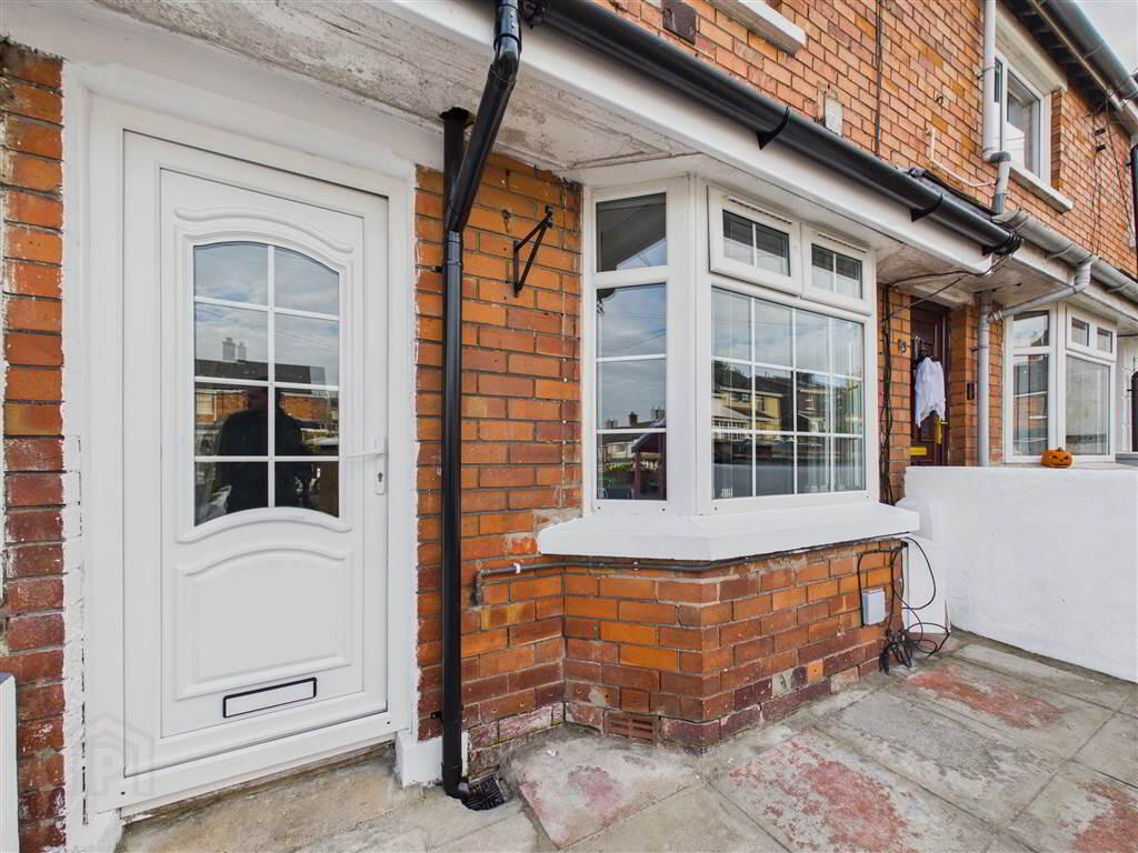 85 Farringdon Gardens 2 of 19