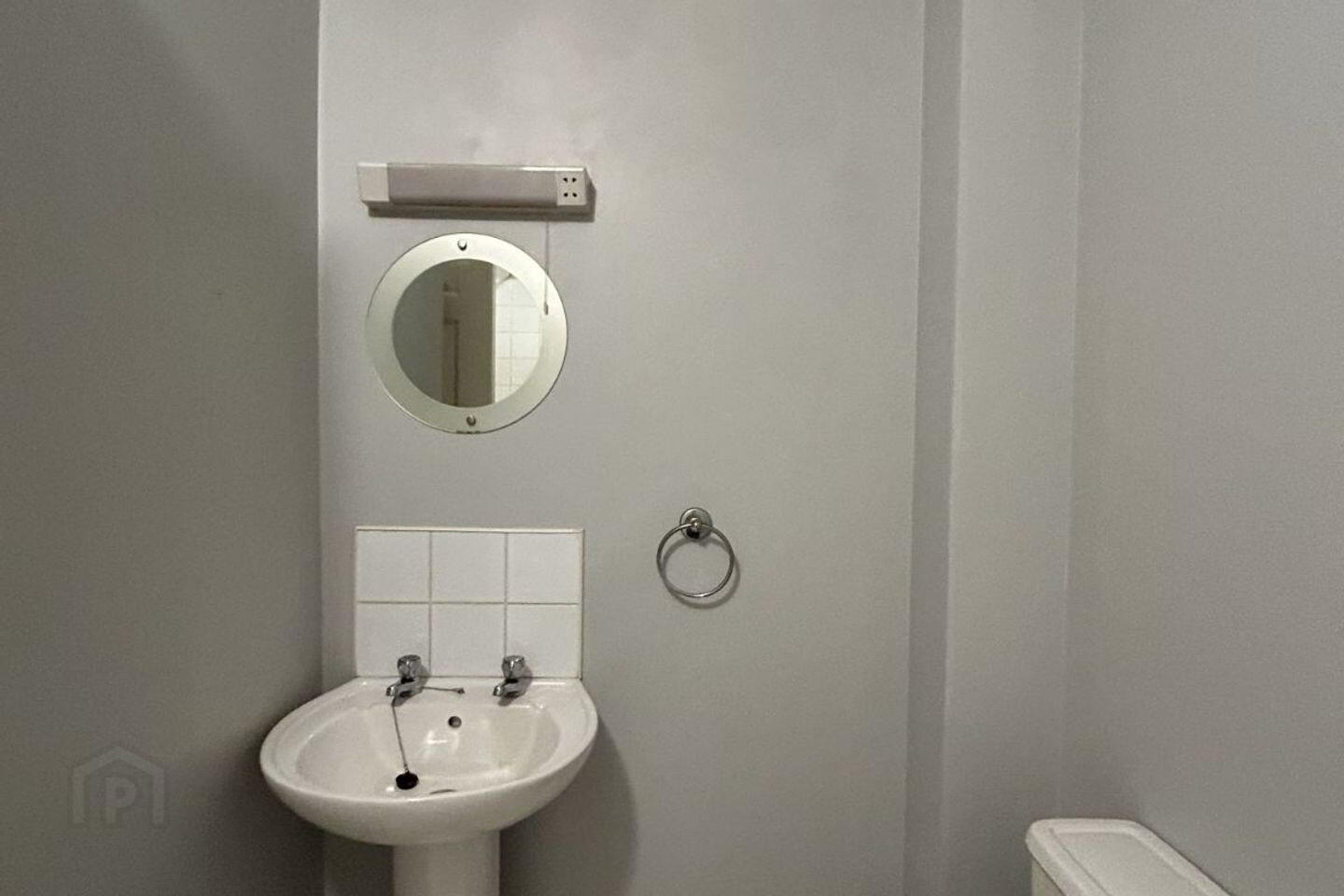 Apartment 3 Fairgreen Apartments 6 of 7