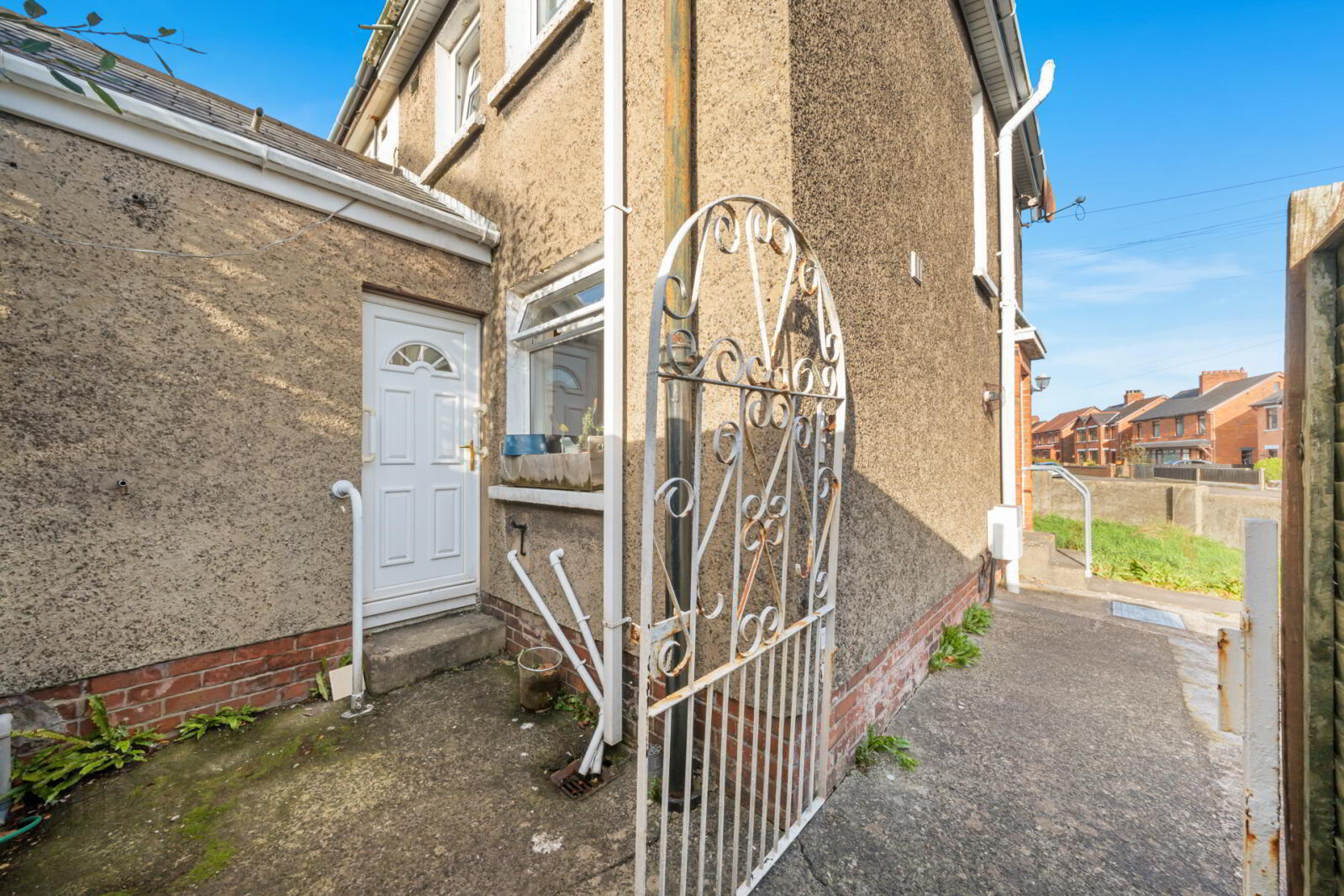 2 Marmount Gardens 15 of 16