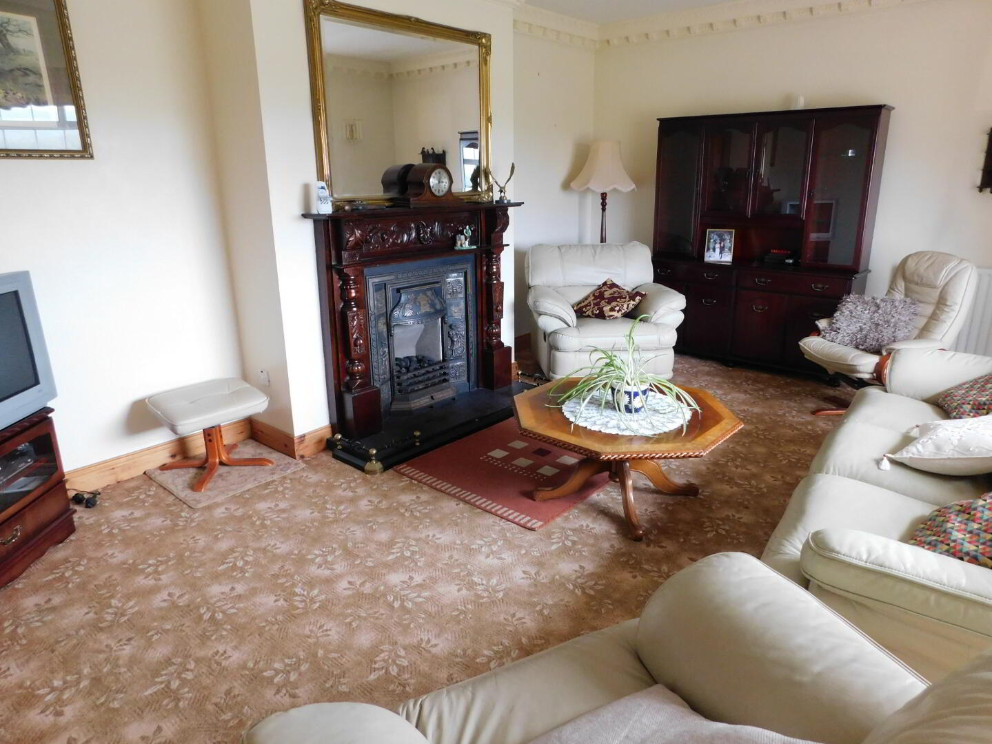 42 Old Castle Road 3 of 23