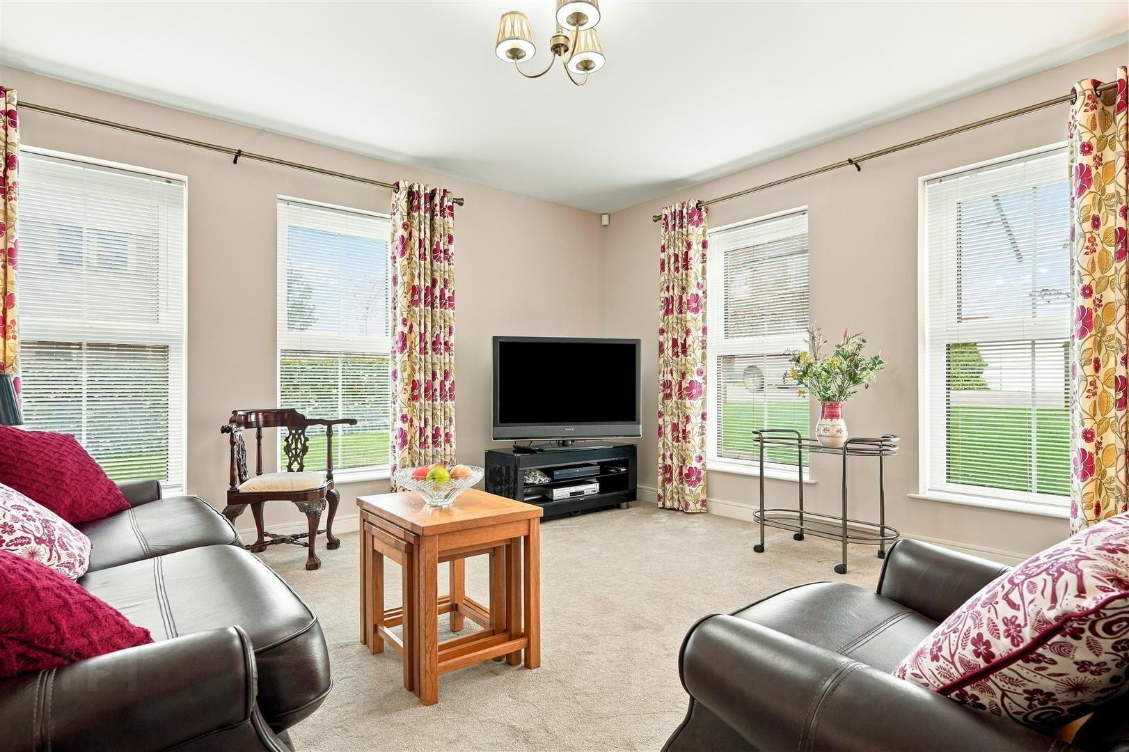1 Ballyhenry Manor 3 of 21