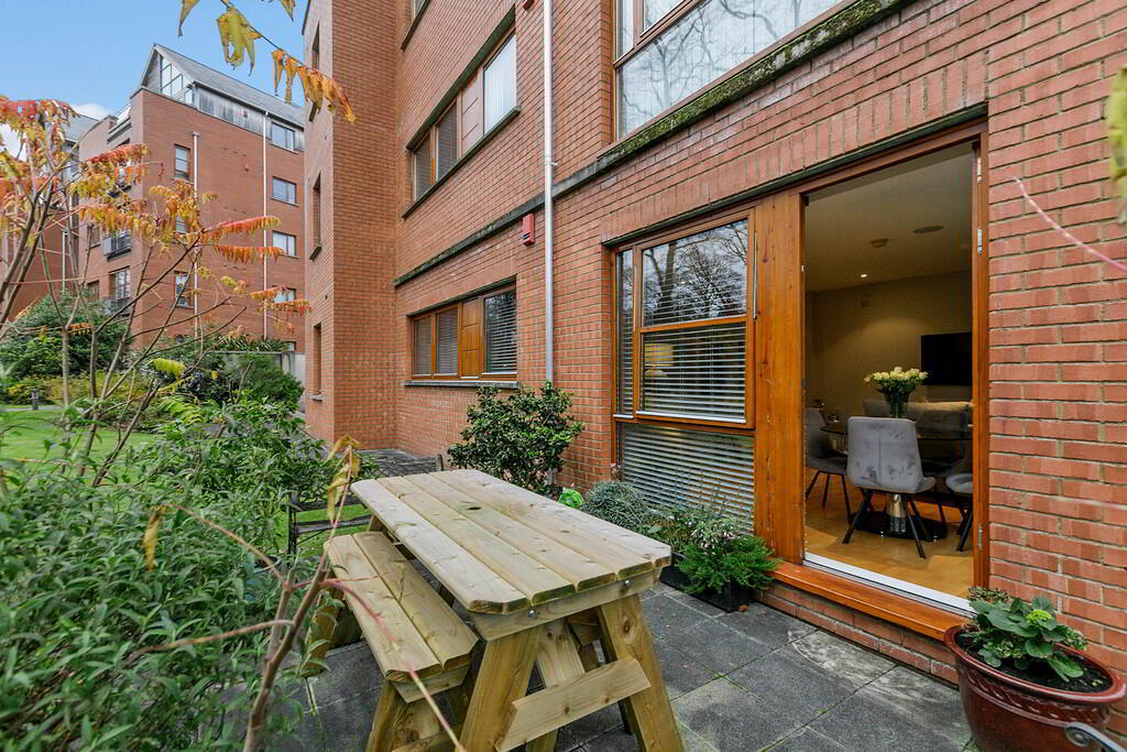 E2 The Elms, Malone Square, 77B Malone Road 16 of 17