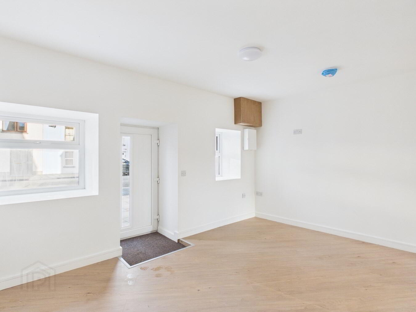 18A Kickham Street 3 of 13