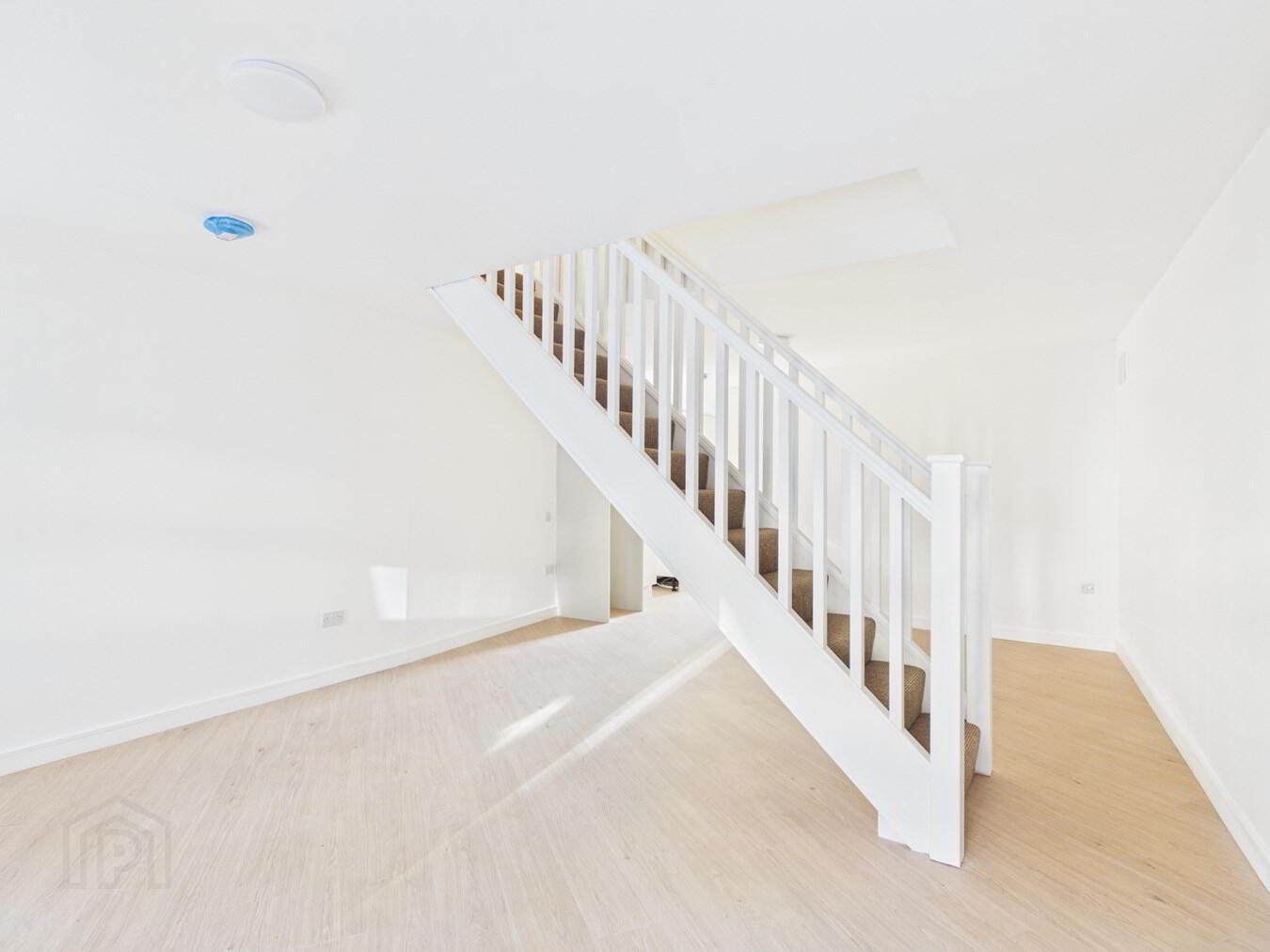 18A Kickham Street 2 of 13