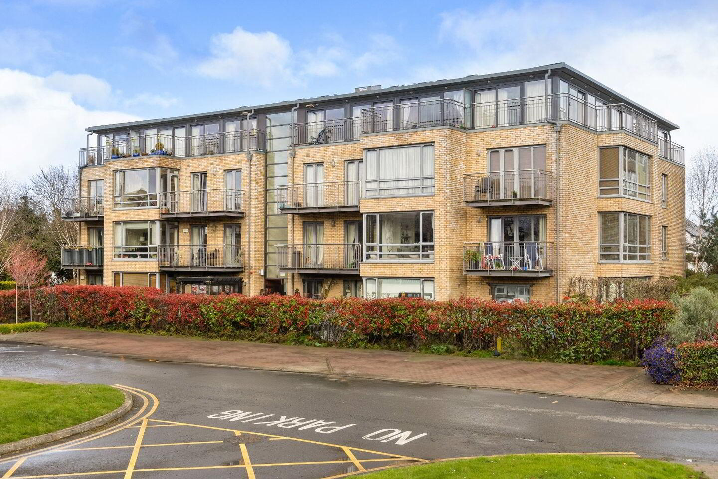 97 Priory Court 1 of 12