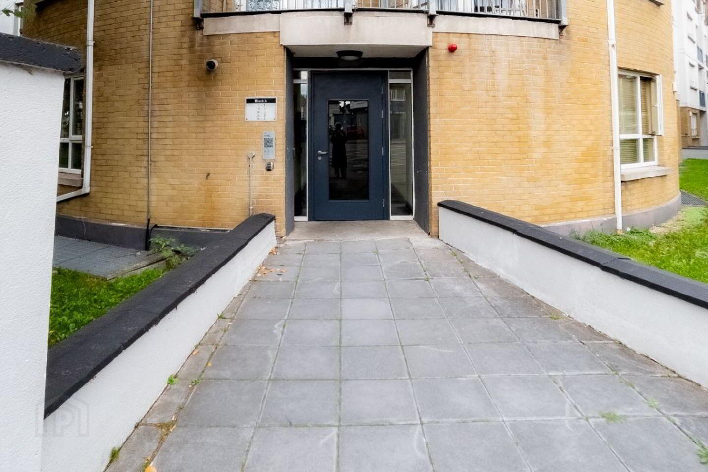 Apartment 28 Block A Lansdowne Valley Apartments 2 of 11