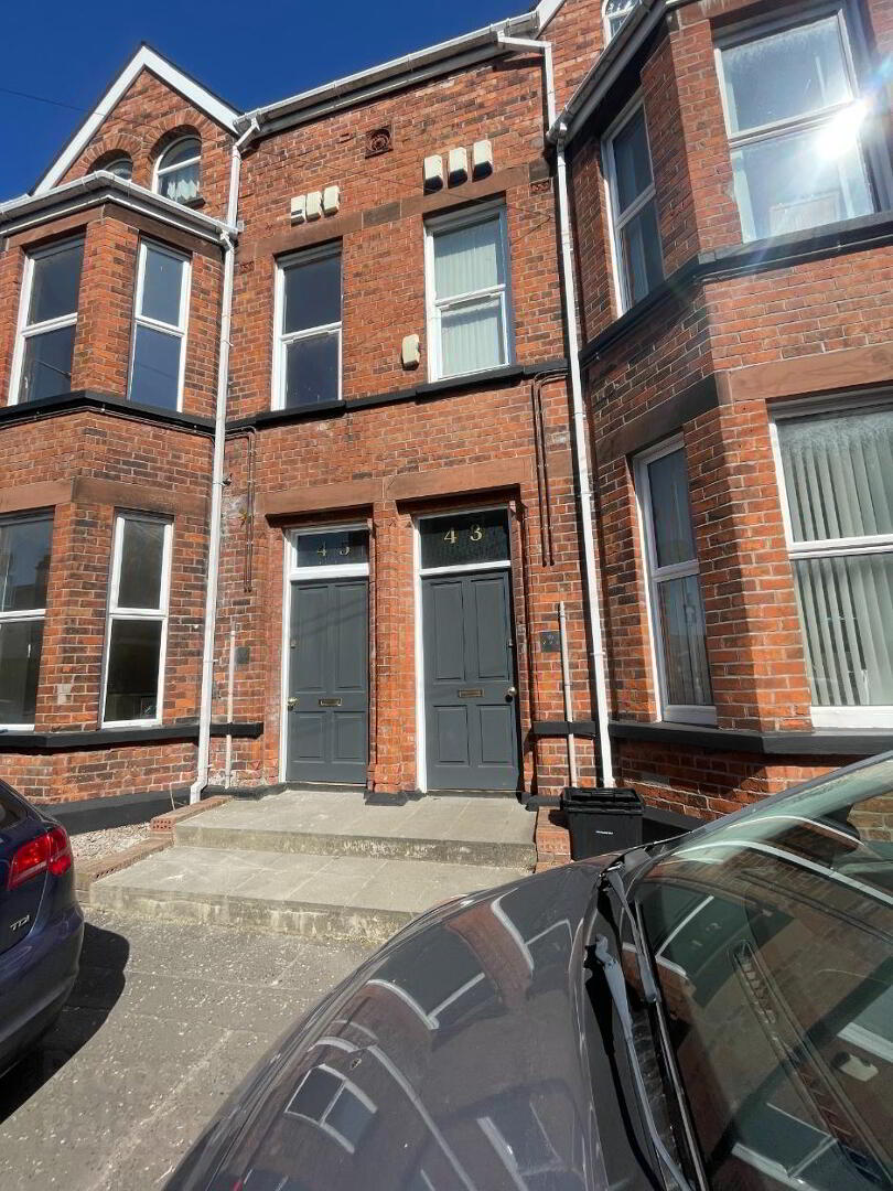 Unit 2, 45 Dunluce Avenue 1 of 9