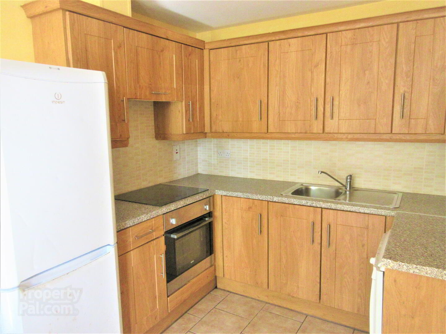 GREAT APARTMENT, 66A RUGBY AVENUE