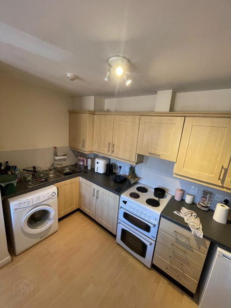Unit 4, 114 Donegall Pass 4 of 10