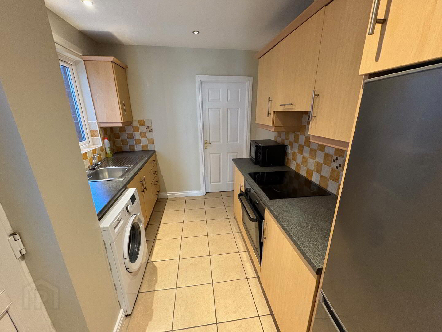 37 Donegall Avenue 4 of 8