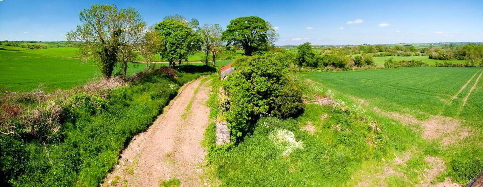 Mountpleasant Hilltop Cottage, 104 Blackskull Road