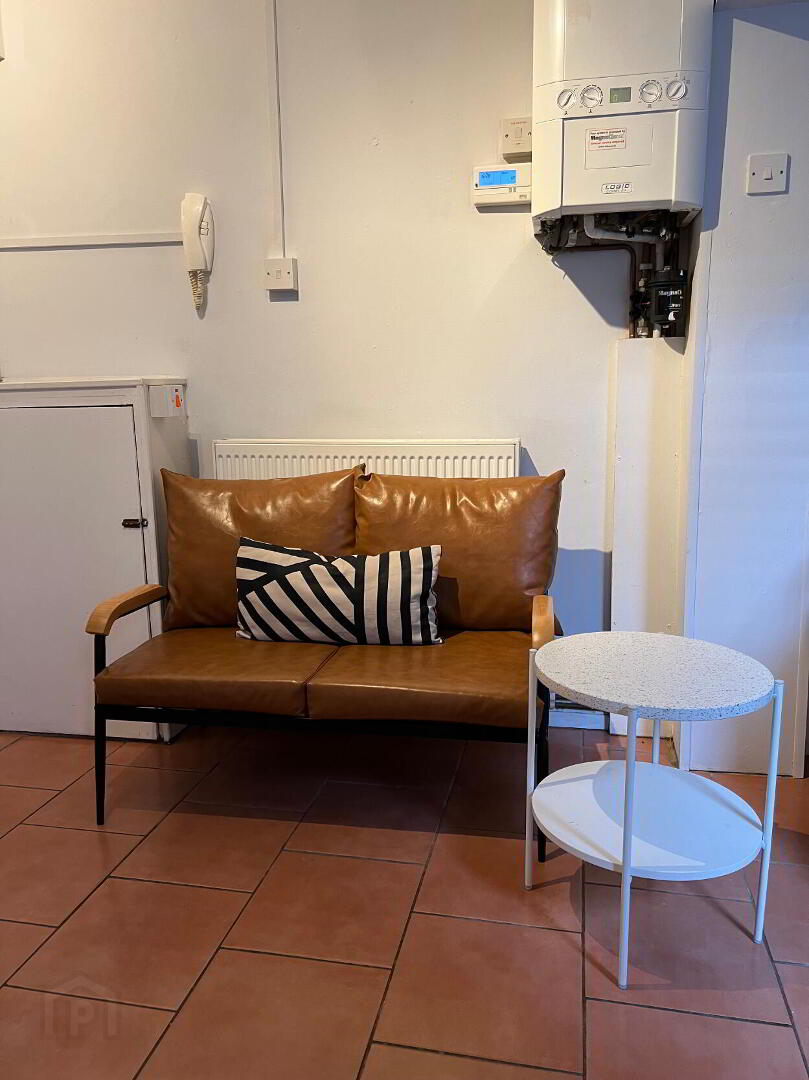 Unit 4, 66 Shore Road 2 of 8