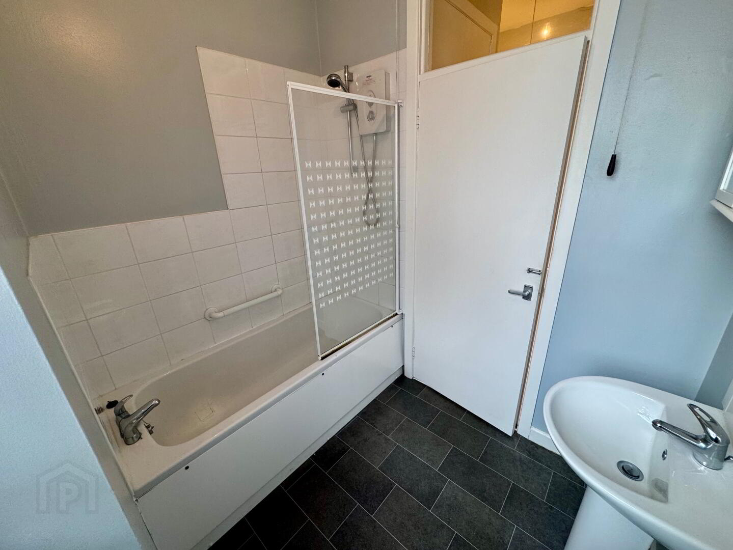 Apt 3 Invermore House, Ilse Court 11 of 11