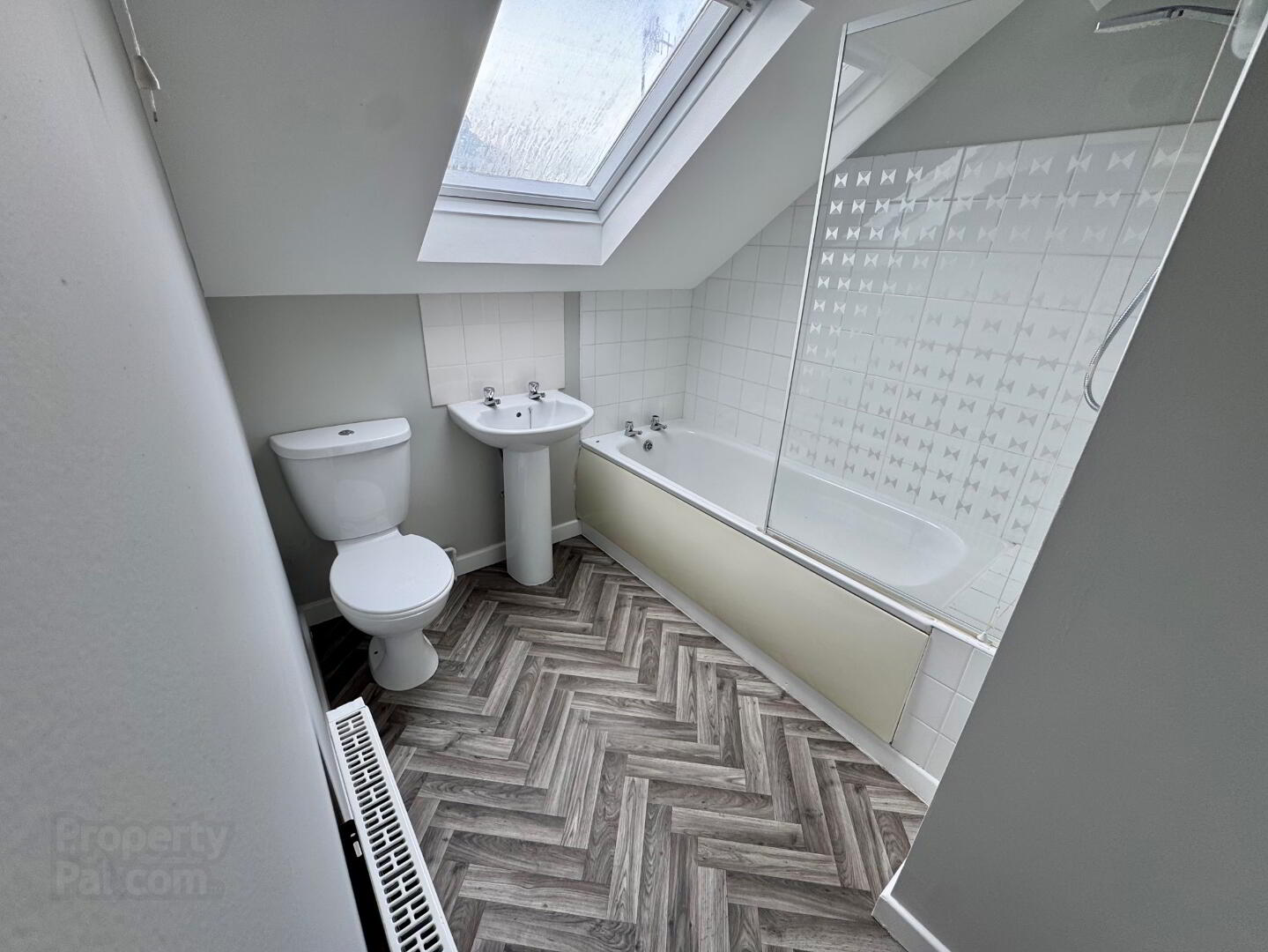 Apt 8 Invermore House, Ilse Court 6 of 6