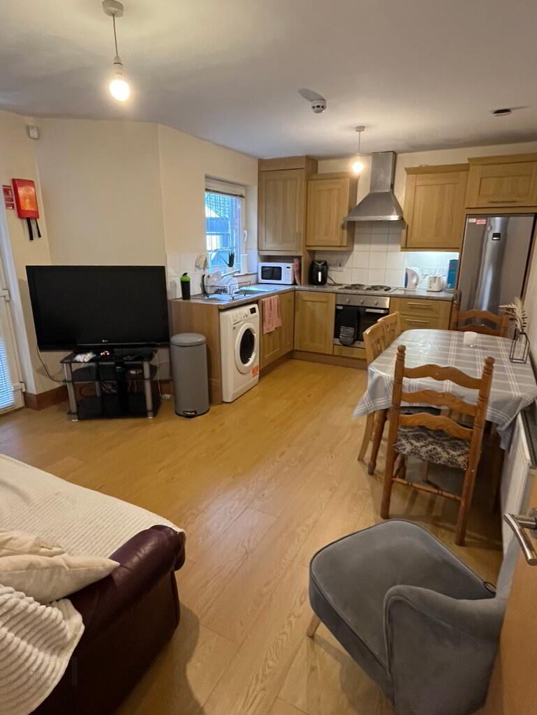 Flat 2 10 Ireton Street 5 of 14