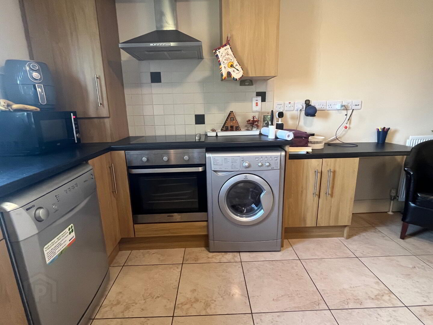 Flat 2 37 Tates Avenue 4 of 12