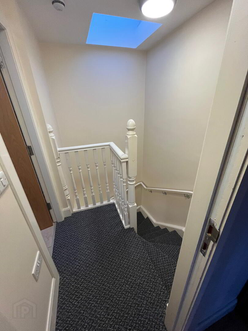 Flat 2 37 Tates Avenue 11 of 12