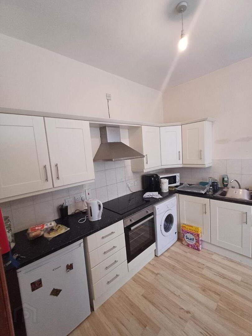Unit 1, 43 Dunluce Avenue 3 of 9