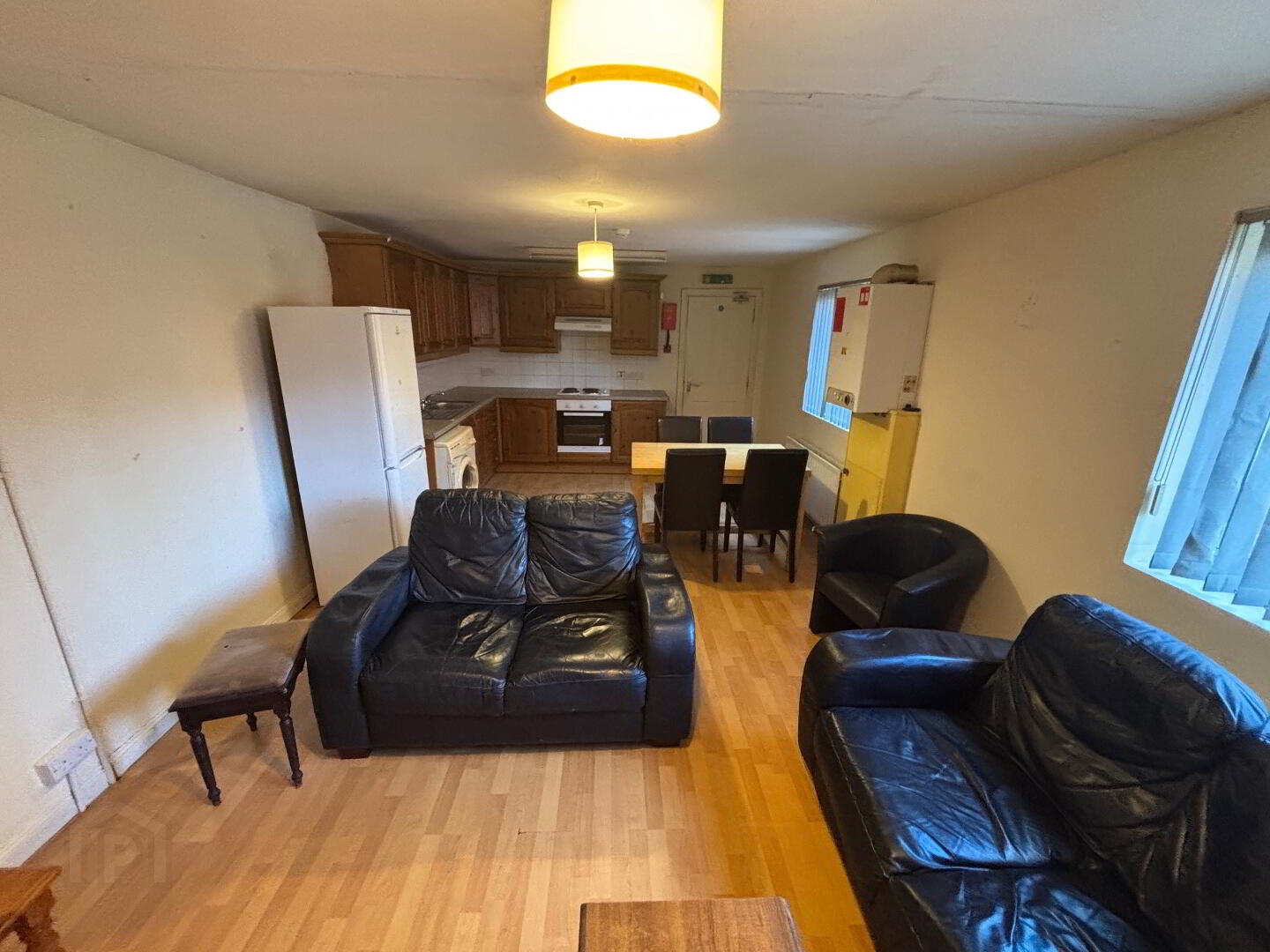 3 Bedroom Apartment, 122b Fitzroy Avenue 4 of 21