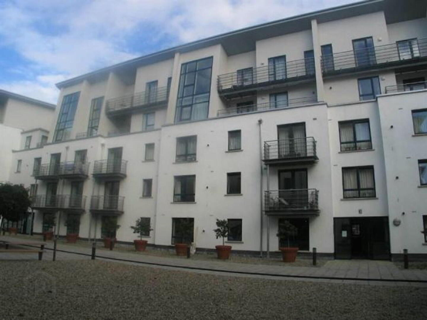 Aa4, 4 Whitehall Square 1 of 7