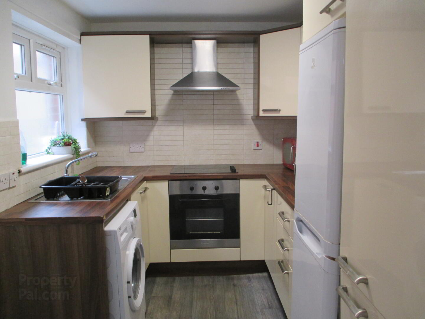 Tavanagh Street 6 of 17