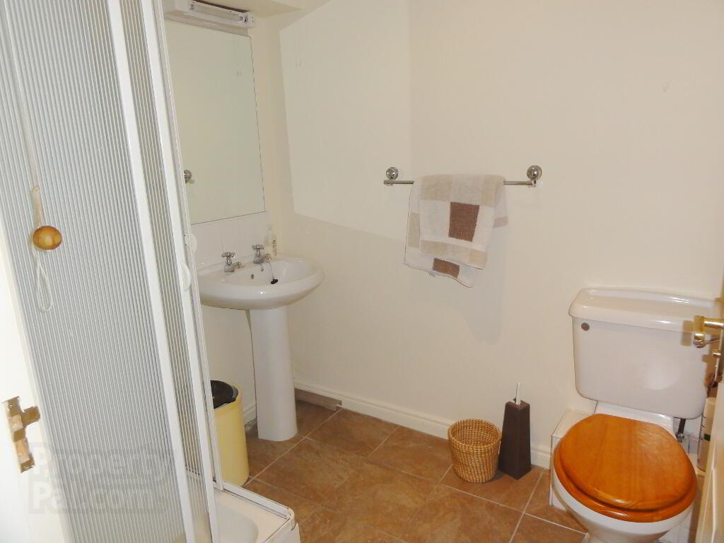 35 Groomsport House Road 13 of 17