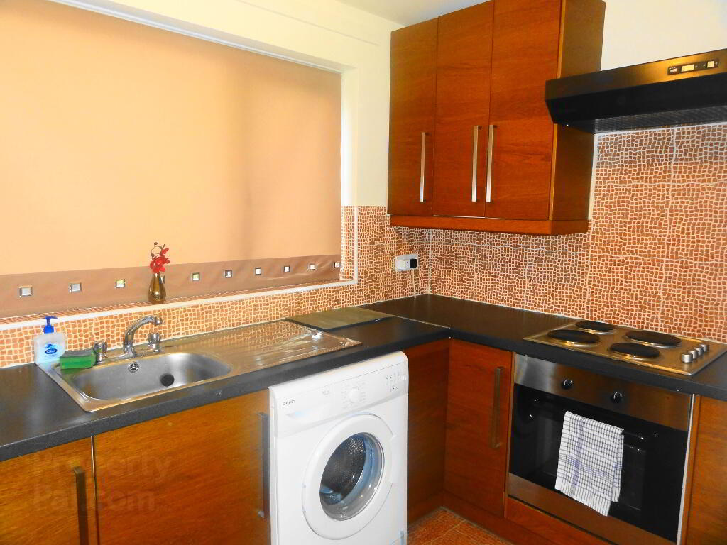2 Manor Avenue 3 of 4
