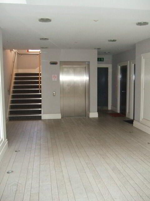 Malone Square, D5 The Pines Windsor Park 9 of 10