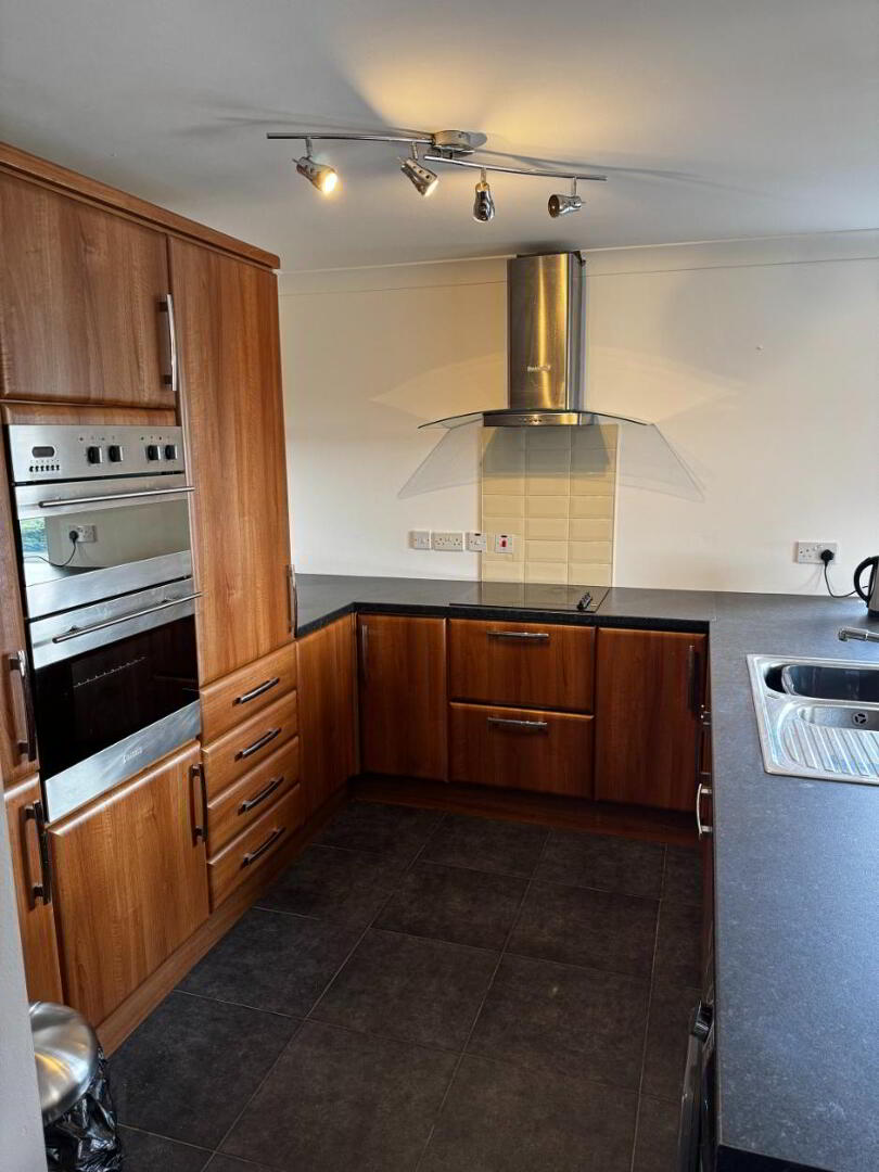 51 Langley Hall 6 of 17