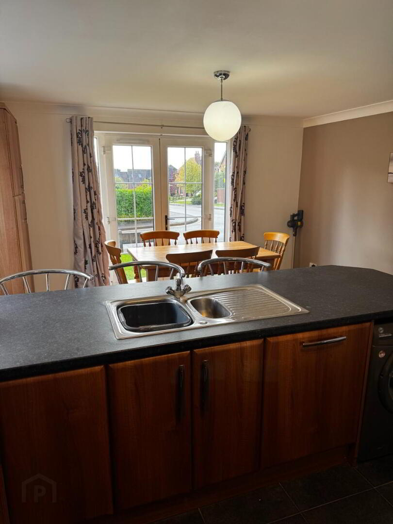 51 Langley Hall 7 of 17