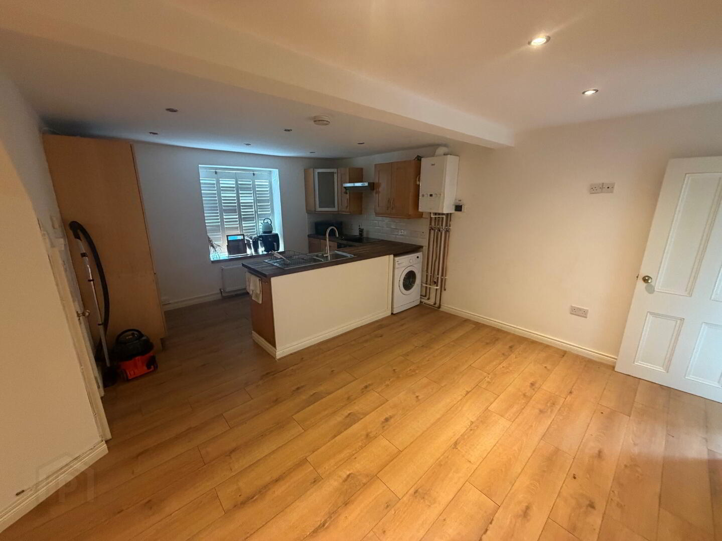 1 New Street 3 of 8