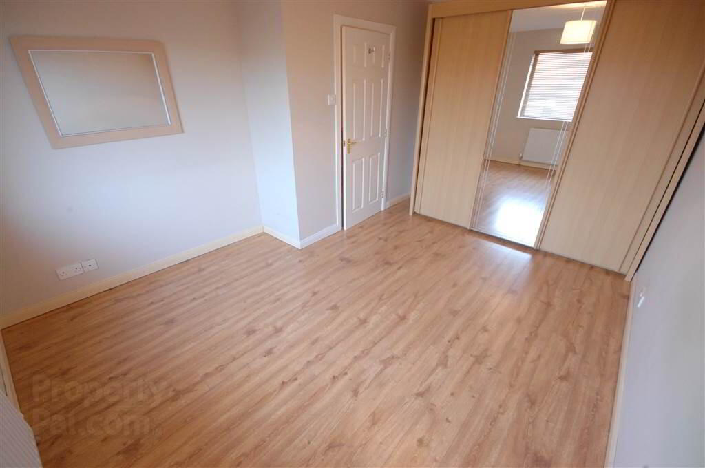 9 Stonebridge Square 5 of 9