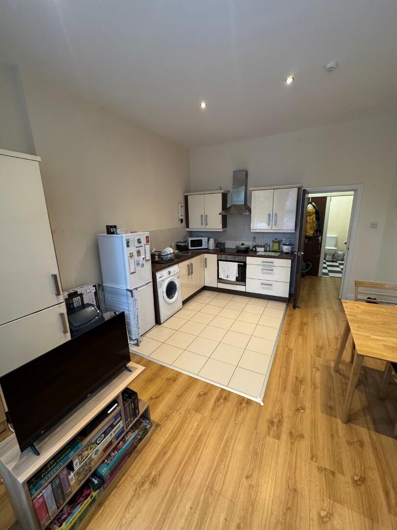 Flat 1, 37 Ulsterville Avenue 2 of 8