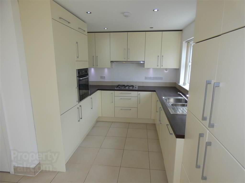 3 Aylesbury Rise 13 of 25