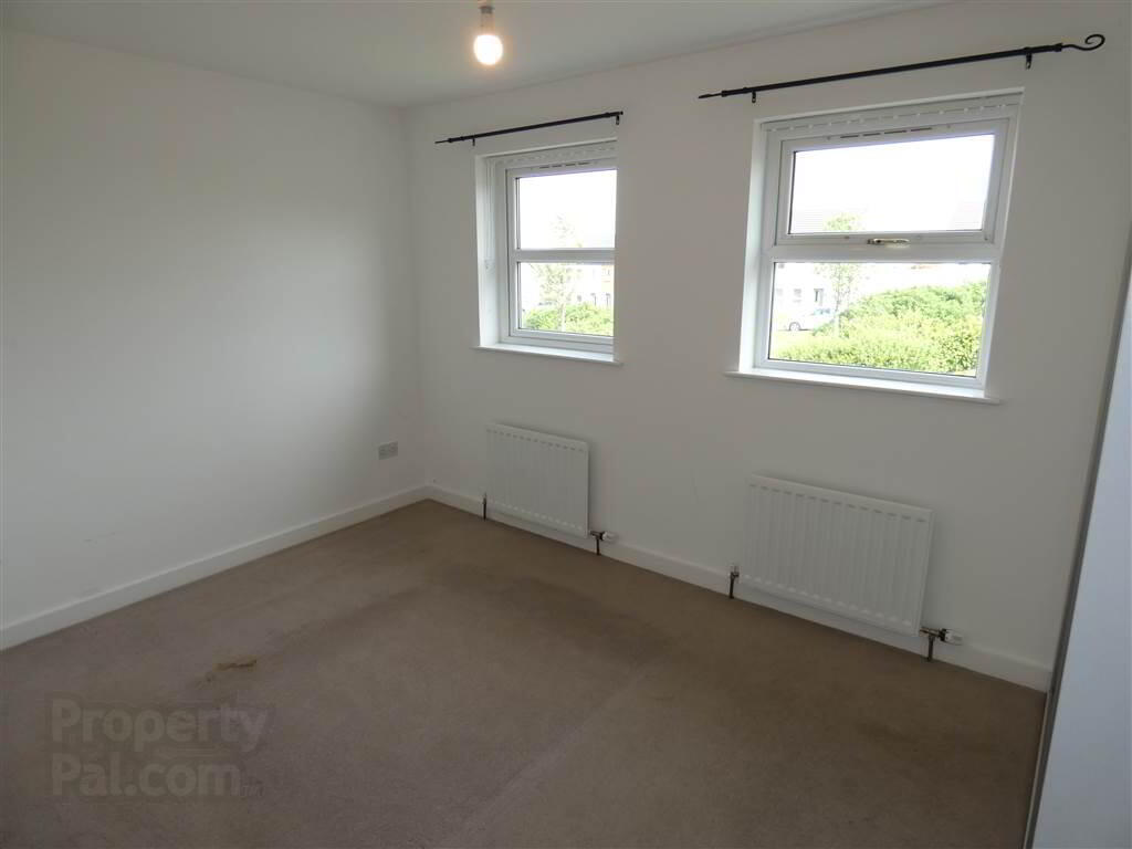 3 Aylesbury Rise 18 of 25