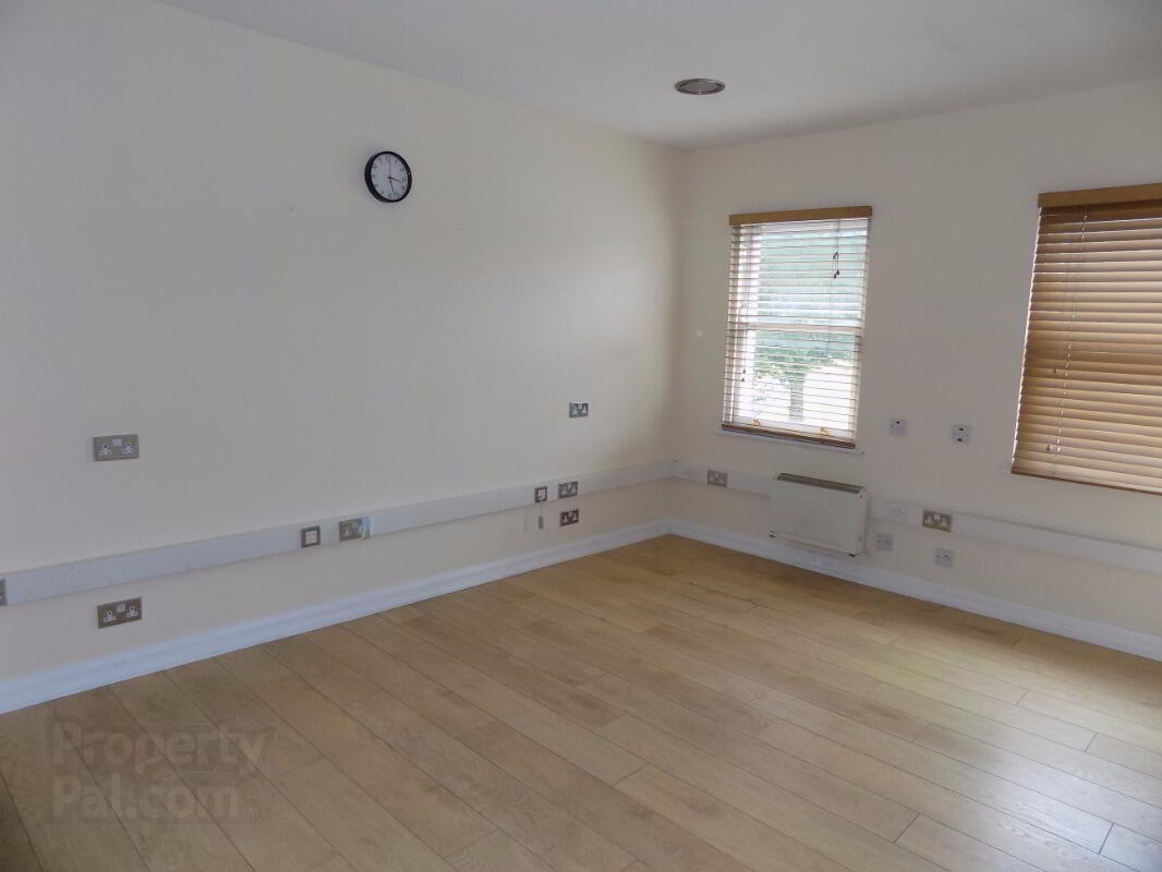 Hillview House, 2-4 Kevlin Road 6 of 8