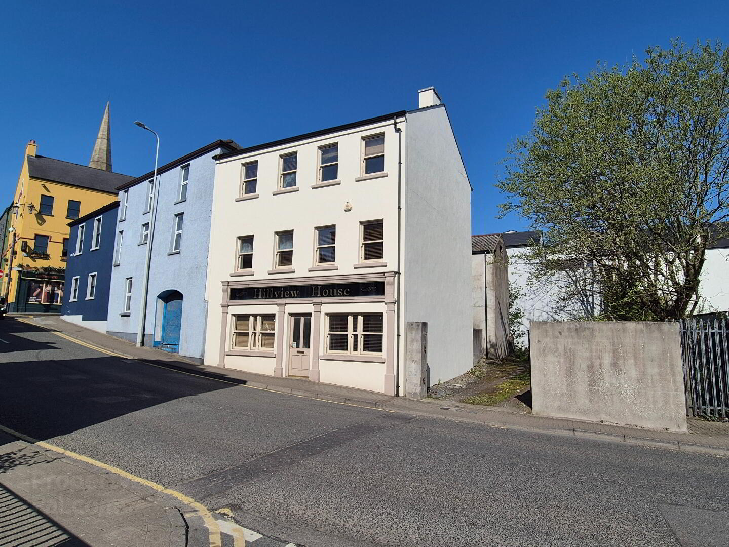 Hillview House, 2-4 Kevlin Road 1 of 8