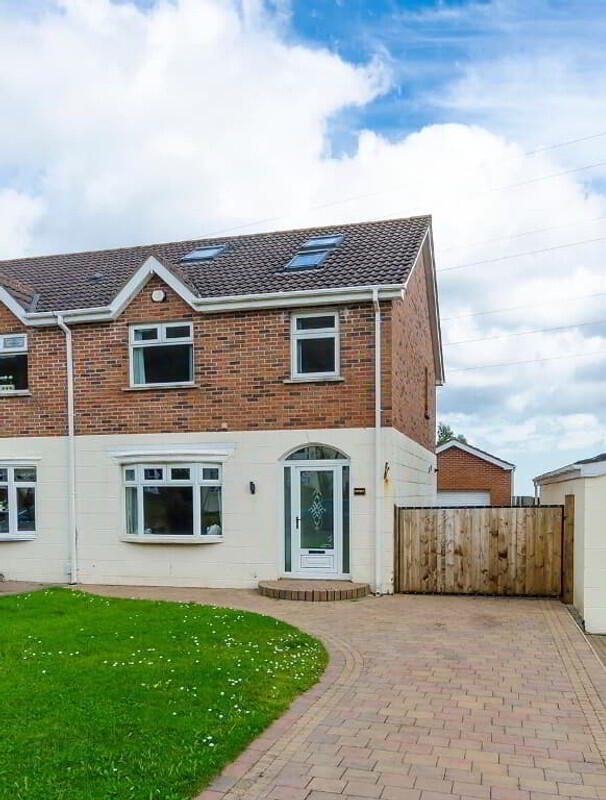 15 Lyndhurstview Avenue, Belfast M&H Property Rentals & Management