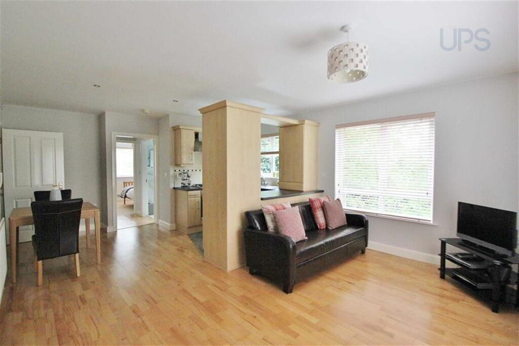 Downview Manor, 19 Downview Avenue 3 of 11