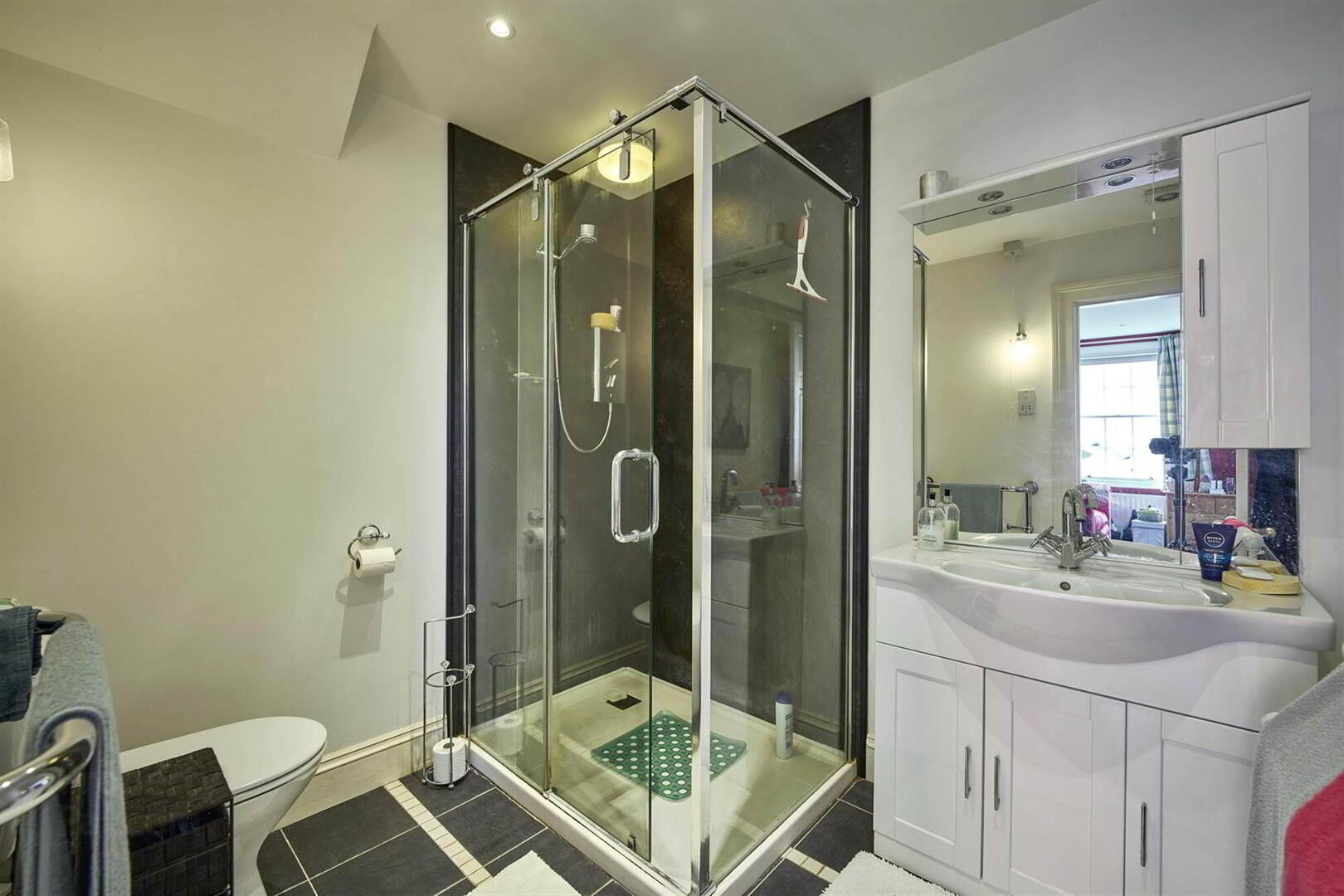 1 Rosebank Court 9 of 18