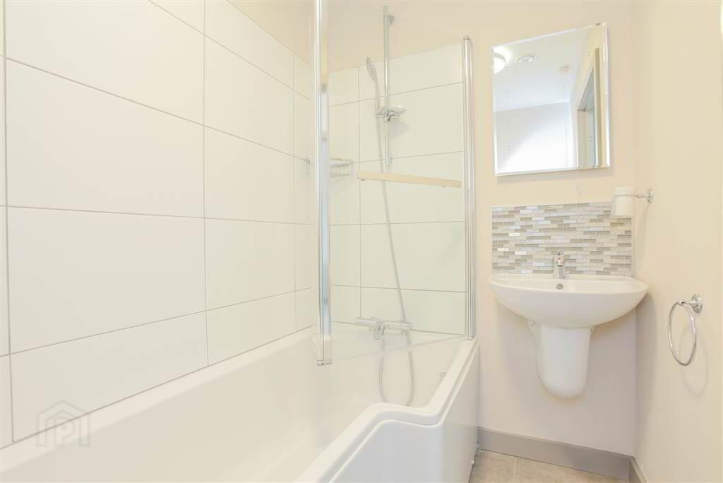 Apt 2 1 Hillview Avenue, 1 Hillview Avenue 5 of 11