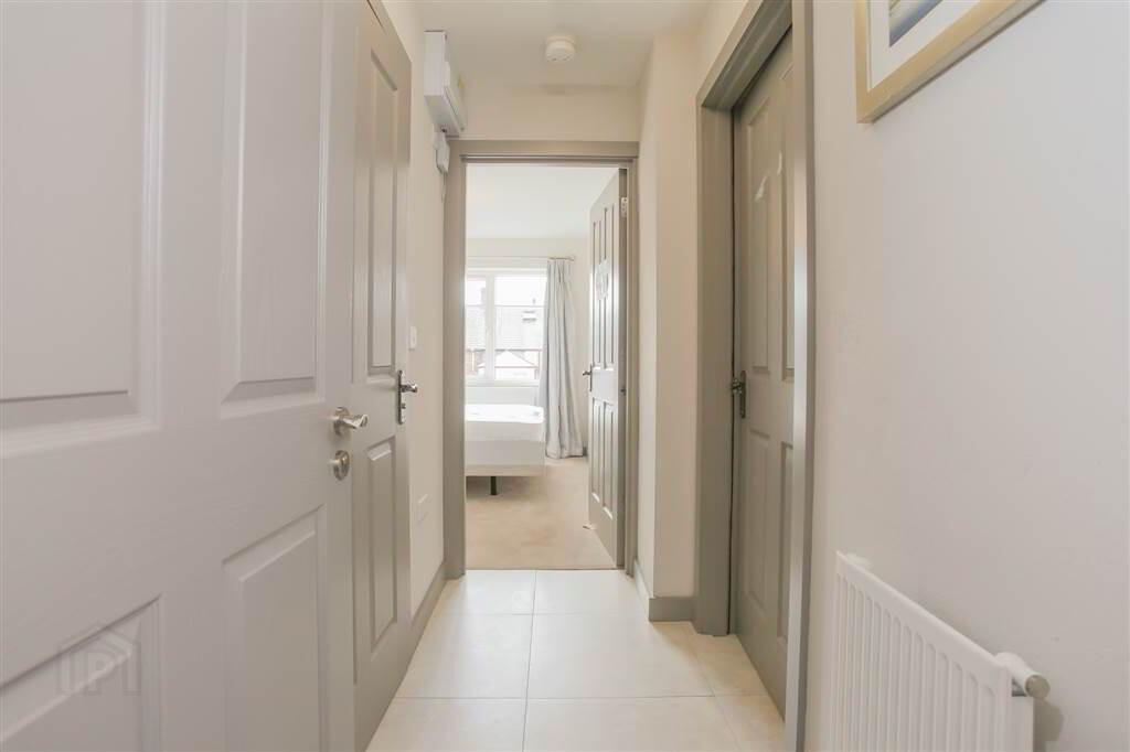 Apt 2 1 Hillview Avenue, 1 Hillview Avenue 3 of 11