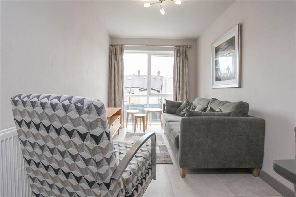 Apt 2 1 Hillview Avenue, 1 Hillview Avenue 6 of 11