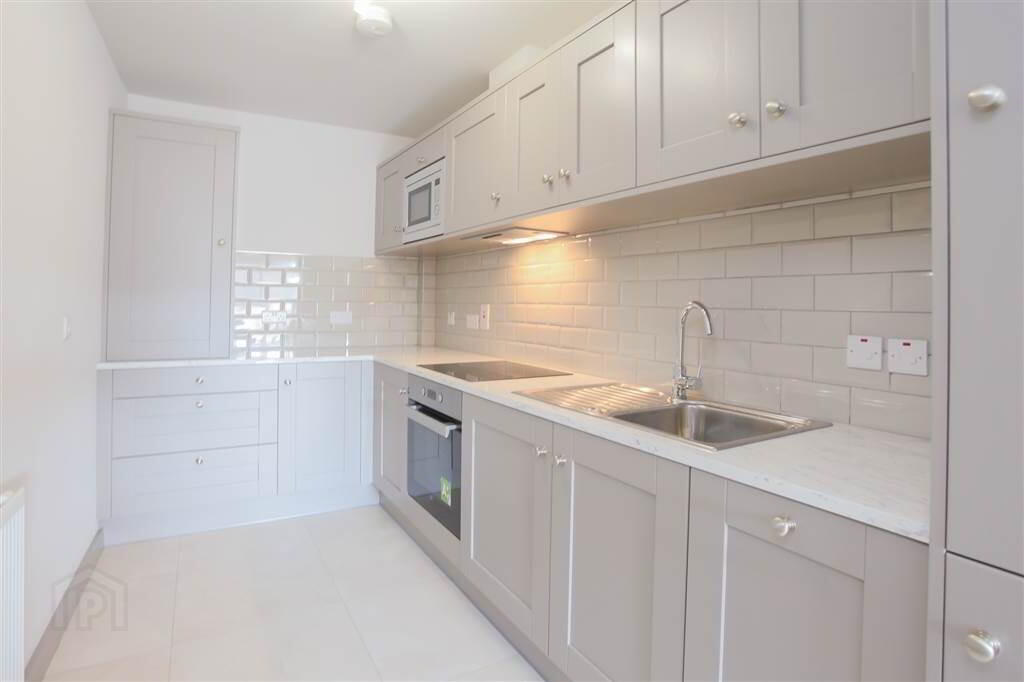Apt 2 1 Hillview Avenue, 1 Hillview Avenue 9 of 11