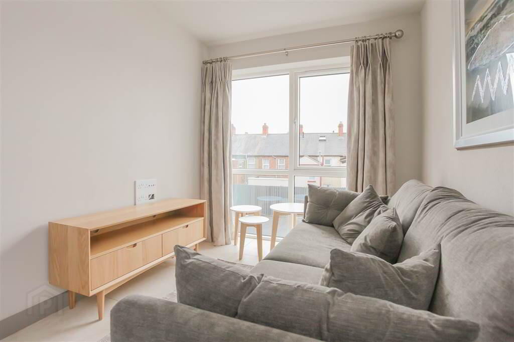 Apt 2 1 Hillview Avenue, 1 Hillview Avenue 7 of 11